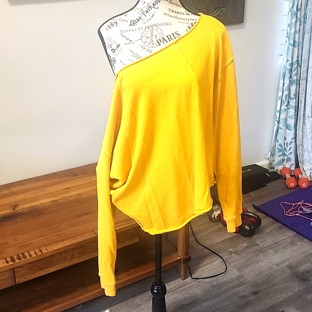 🔆Joe's Jean's Off Shoulder Sweater🔆